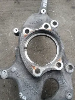 Pivot avant gauche Audi A4 B8 A5 A6 C7 2.0 TDI 8K0407257AA