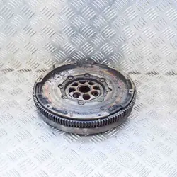 Volante VW Golf VII 2.0L OEM 06K105266H