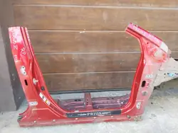 Toyota Prius IV Höger Pelare OEM P4 BOK PRAWY