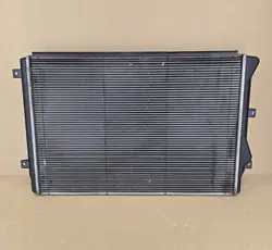 Radiateur d'eau Volkswagen Scirocco 08- Jetta 05- 1K0121251L