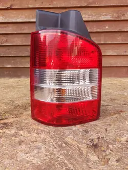 Soporte de lámpara trasera izquierda Volkswagen T5 2004-2015 OEM 7H5945257A