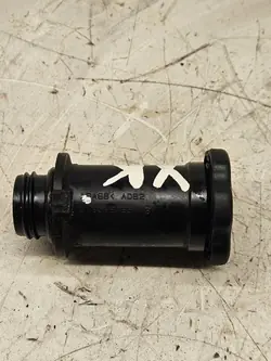 Jaguar Öljynsuodinkansi OEM 3W836765AB - Etuosa