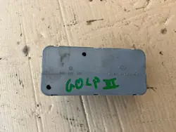Keskitulppapumppu OEM 1H0962257 VW Golf III:lle