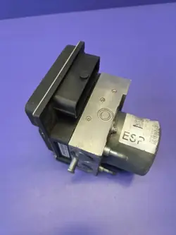 Pompe ABS OEM 51880816 pour Fiat 500 - Occasion