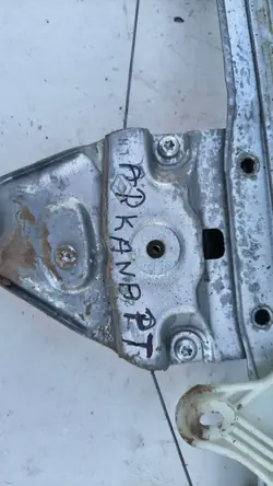 Régulateur de vitre avant gauche Renault Arkana OEM 807215299R