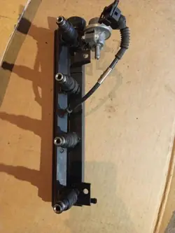 Inspuitrail OEM 1 714 710 voor BMW E30