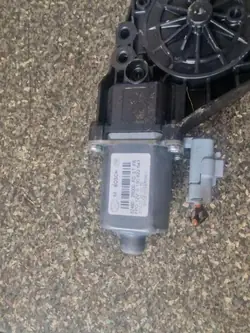 Moteur de vitre Hyundai d'occasion OEM 82460-2R000
