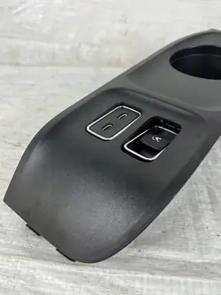 Porte-gobelet USB Mercedes GLS 167 OEM A1676950201