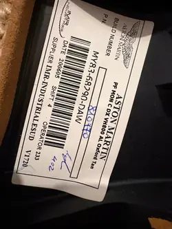 MY83-68290-DAW Aston Martin DBX Sköld - Begagnad
