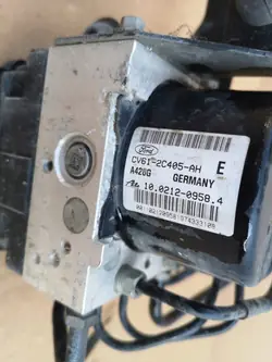 CV61-2C405-AH Pompe ABS & Contrôleur pour Ford Kuga