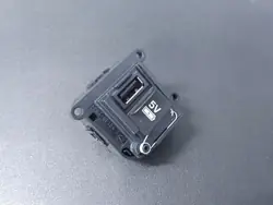 Prise USB Land Rover Defender OEM J9C319010AAW