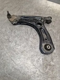 Braccio di Controllo Anteriore Inferiore Lato Sinistro Skoda Rapid