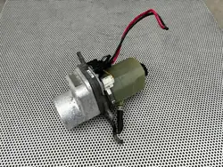 Pompe de direction Ford OEM 4M513K514BD Occasion
