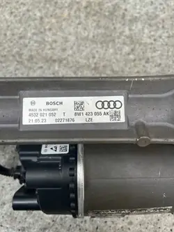 AUDI A4 B9 8W Ohjaustehostin 8W1423055AK