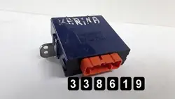 Toyota ECU AM-338619 Carina 1995 - Käytetty