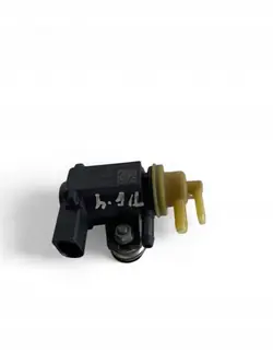 Válvula de vacío turbo OEM 04L131051AL - Usado