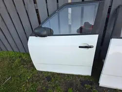 Vänster framdörr Skoda Fabia II vit OE