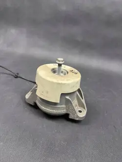 Mercedes Engine Mount Bracket A2222407917