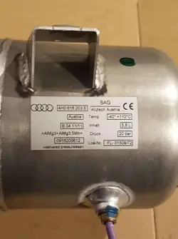 Ilmasäiliö OEM 4H0616203 Audi A8 D2 4.2L bensiini