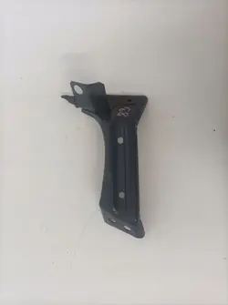 VW Passat B8 Vänster Framskärm Fäste 3G0821141A