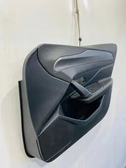 OEM 98381573ZD Framhöger Dörrklädsel Läder