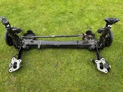 Viga suspensión trasera PEUGEOT 208 II OPEL CORSA F
