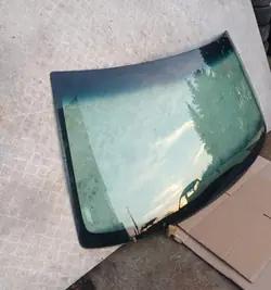 Begagnad framruta OEM DW01551 för Ford F150