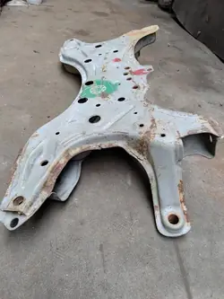 Voorste ophangbalk Toyota Corolla E12 Verso OEM
