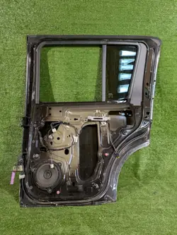 Porta traseira direita OEM CSC28551 para Nissan Pathfinder
