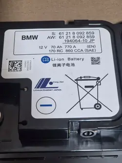 Batería BMW OEM 8092859 - 70Ah, Polo Derecho +