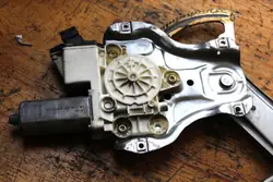 Régulateur de vitre avant gauche OEM 69820-02150