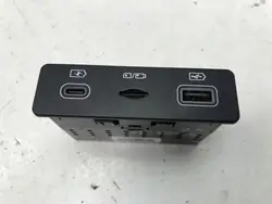 BYD ATTO 3 USB/SD-portti OEM EKEA-7922010TF
