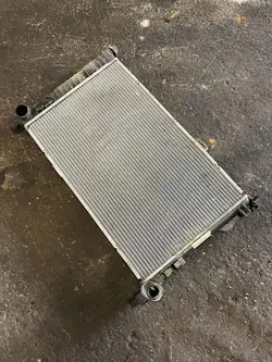 Radiador Mercedes-Benz C W203 2002 0052796