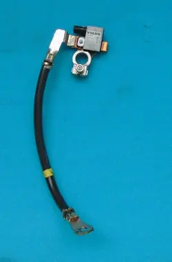 Abrazadera de batería Volvo V60 OEM 31419469 - Usado