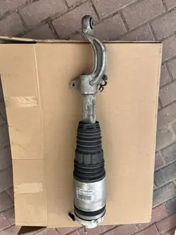 Maserati Levante etu-oikea ilmaiskijarru OEM 06701062620