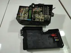 Volvo V50 Caixa de fusíveis 2005 1.6L 8686040