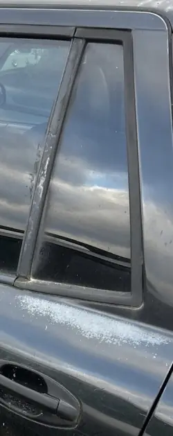 OEM SZYBA BOCZNA LEWA TYŁ TYLNA MAŁA HYUNDAI SANTA FE 1 I 00-04