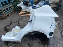 Painel lateral traseiro esquerdo MG ZS EV 2022 OEM 217632