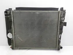 Radiador de agua Chrysler OE OEM AMD79123 Usado