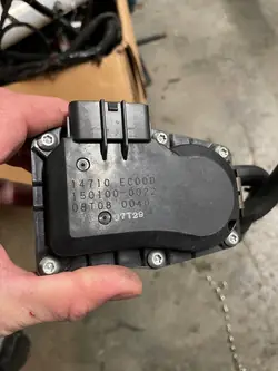 EGR-venttiili Nissan Pathfinder III 2.0 DCI 05-