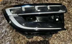 Oikea ajovalaisin Renault Austral 260103381R