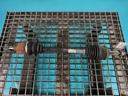 Vänster Framhjulaxel Kia Ceed I 06- 1.4 16V Manuell 5B OEM