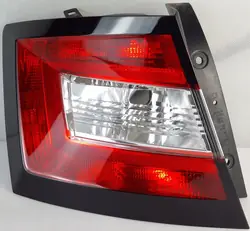 Luz trasera izquierda Skoda Fabia 3 Hatchback