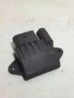 Gebrauchte Glühkerze OEM E2110021048 für Mercedes-Benz
