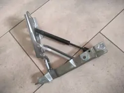 Charnière de coffre Dodge Challenger 2015 OEM 04589667AD