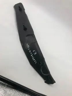 Garniture d'aile VW OEM 5H0821111 - État utilisé