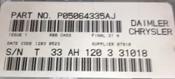Radio Chrysler OEM P05064335AJ usado - Jeep Dodge