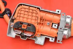 Prise de charge G908242030 pour Toyota BZ4X 204 ch