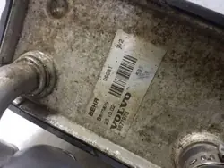 Öljysuodattimen kiinnike OEM 8677973 Volvo V70 II