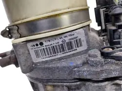 Pompe de direction assistée OEM 13192897 pour Opel Zafira B